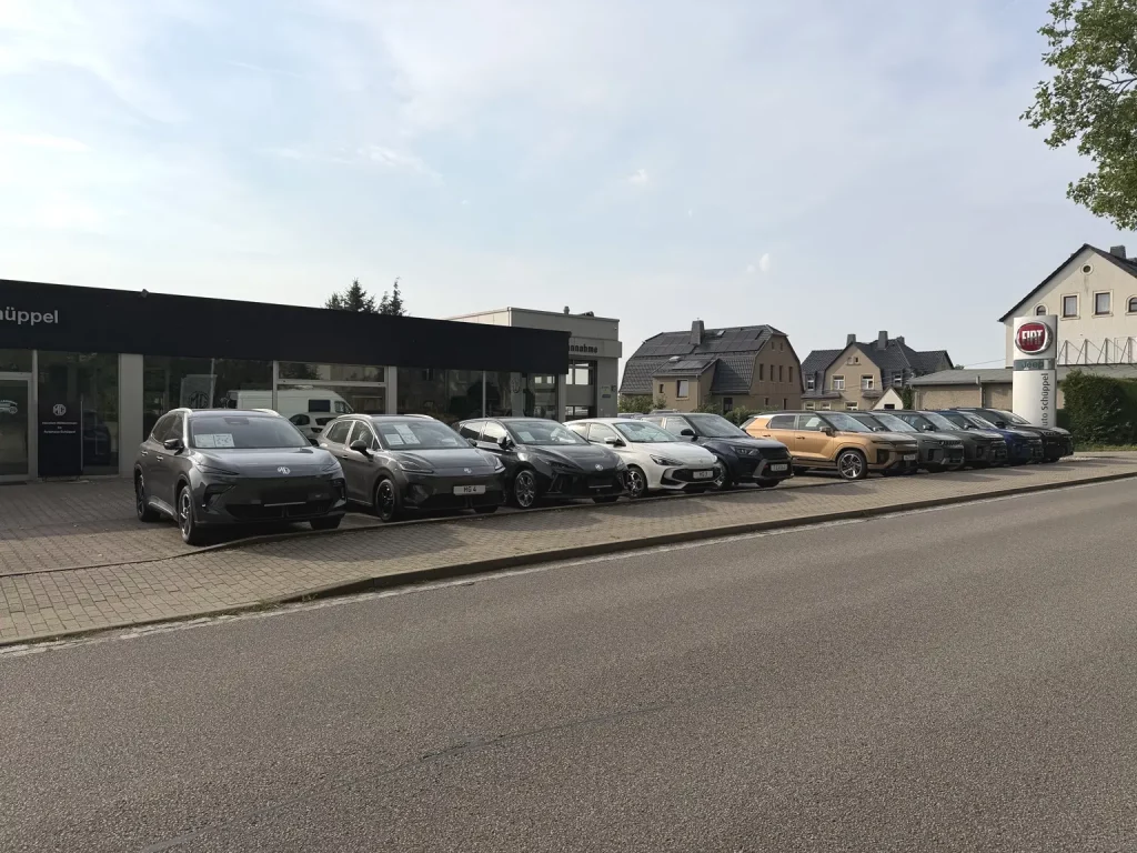 Standort des Autohauses Schüppel in Burgstädt mit MG und KGM Fahrzeugen