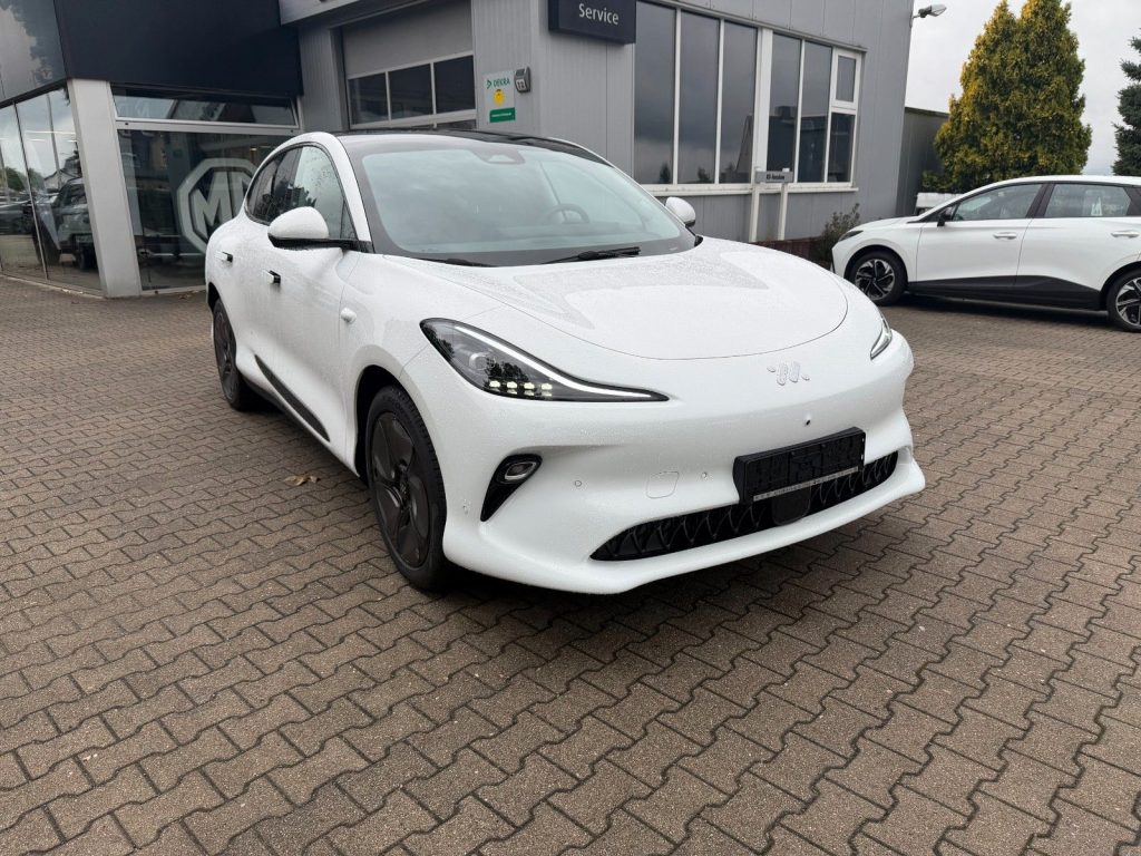 MG IM6 100 kWh Premium